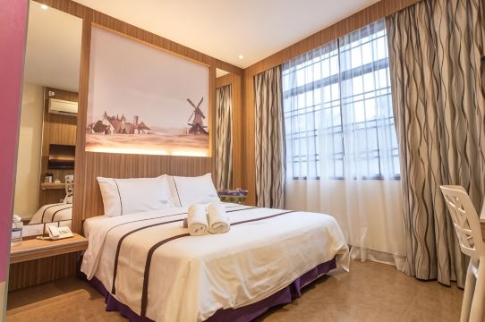 Lavender Inn Nusa Bestari