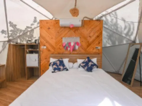 Glamping Taman Love 索良酒店