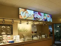 Canad Inns Destination Centre Garden City Отели рядом с достопримечательностью «Стадион «Шо Парк»»