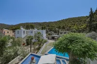 Cascade Holiday Resort - Pools