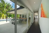 Resort Retreat: Heated Pool, BBQ & Sports Court