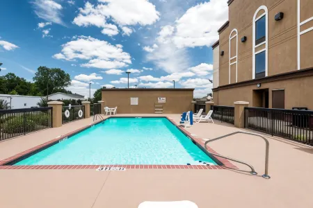 Holiday Inn Express & Suites Grenada