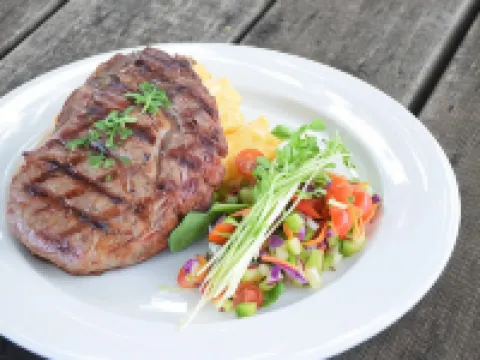 บีชเวย์ โมเทล แอนด์ เรสเตอรองท์ โรงแรมในUlverstone