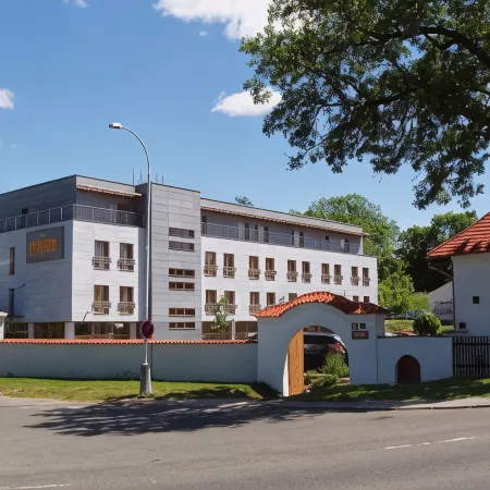 Hotel Meritum Отели рядом с Аэропорт Вацлав Гавел