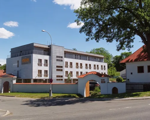 Hotel Meritum Hotels near White Hill