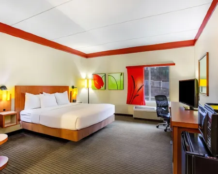 La Quinta Inn & Suites by Wyndham Raleigh Crabtree Hotels in Meredith