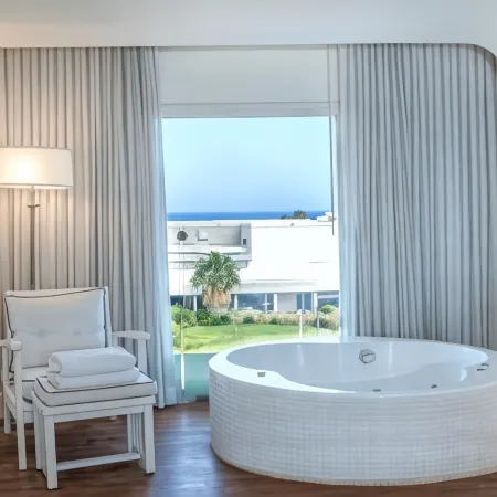 Shalom Hotel & Relax - an Atlas Boutique Hotel Отели рядом с достопримечательностью «Пляж Ха-Цук»
