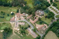 Château de Champlong Table Hôtel Golf & Spa Hotels in Saint-Marcel-d'Urfe