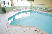 DoubleTree by Hilton Dayton Fairborn - Pool