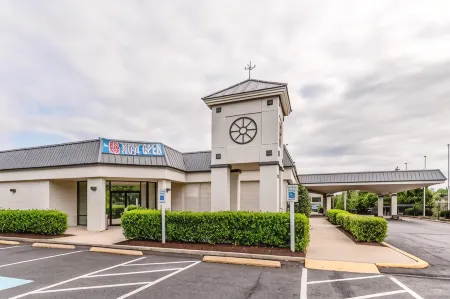 Motel 6 Dumfries, VA Отели в г. Траянгл