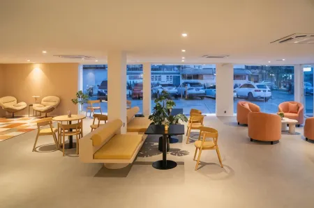 777Bliss Hometel Отели рядом с достопримечательностью «Wat Phra in Plaeng»