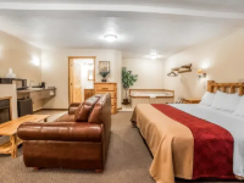 Econo Lodge Inn & Suites Kalispell - Glacier National Park Gateway Hotels in Kalispell