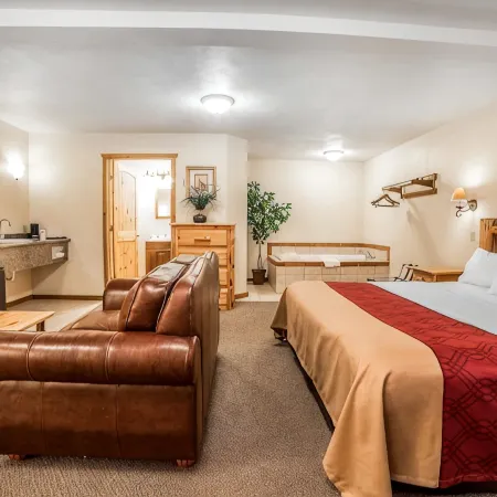 Econo Lodge Inn & Suites Kalispell - Glacier National Park Gateway Отели в г. Калиспелл