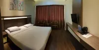 Paradise Hotel Hotel dekat Bangunan SMA Negeri 1 Tanjung balai Karimun Dahulu 陪本學校