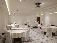 The Plaza Hotel & Resort - sarapan