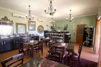 The Falls Guest House - piscina