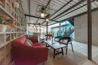 Ultima Guest House - Parkplatz