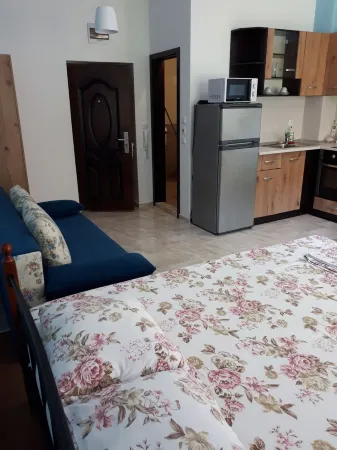 Studio flowers 2 + 2 Отели в г. Поморие