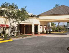 Ramada by Wyndham Houston InterContinental Airport East