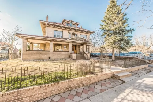 เอ็มเบอร์ โฮสเทล