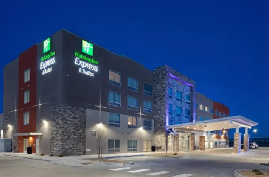 Holiday Inn Express & Suites DENVER NE - BRIGHTON by IHG