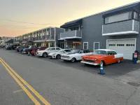 Seagrass Inn - parking