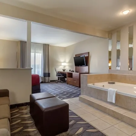 Comfort Suites