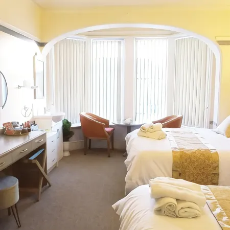 OYO Lily Hotel Blackpool Отели рядом с достопримечательностью «Центральный пляж»