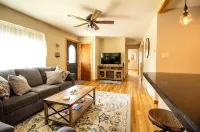 Charming 2-bedroom cottage in beautiful Colorado Springs