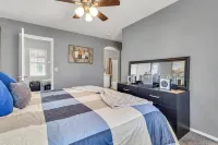 *POOL*HOT TUB*GRILL*KING/QUEEN BEDS*