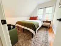 Meredith Town & Trail Cottage - Walkable to Water/Downtown, Dogs ok!
