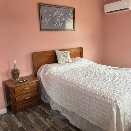 Beautiful 3 bedroom house in Villas NJ- dishwasher, washer/dryer, and ac.