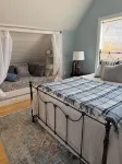 Amazing Four Season Modern Farmhouse with Mountain Views and Hot Tub - 4-Star
