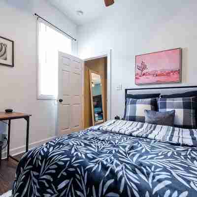 Cozy pet-friendly home with fenced backyard, fully equipped for long-term stays. Rooms