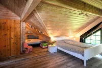 Family vacation in a cozy Swedish-style house with a spacious garden - บังกะโล