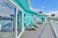 1 Block from Beach - Van/Golf Cart Also Available for Rent! Pool/Hot Tub/Arcade! - Boutique
