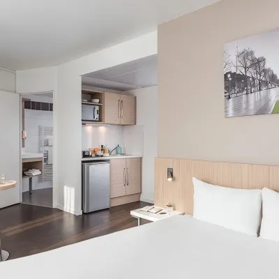 Aparthotel Adagio Access Paris Quai d'Ivry Hotel dekat Stasiun Metro Bercy