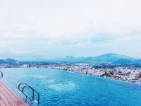 Regalia Gold Hotel - Infinity Pools