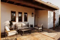 Casa Barrio Viejo - modern adobe house in the perfect Tucson location! - บังกะโล