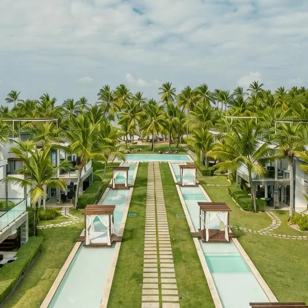 Go away to this charming apt at Sublime w private jacuzzi included