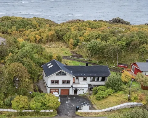 Lofoten Aurora House | Cozy & Private Stay with Fireplace Hotels in Vagan