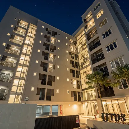 UTD8 Hotel & Residence Отели рядом с достопримечательностью «Станция BTS Он Нут»
