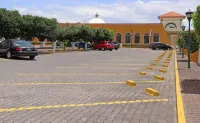 Holiday Inn LA PIEDAD by IHG - parking