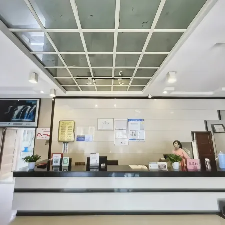 Laohekou Traffic Hotel