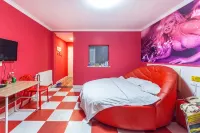 Jincheng Siji Yijia Hotel (People's Square)