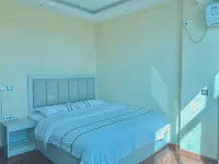 Hongcheng Hotel (Jianshui Ancient City Small Train Store) - 2-Star