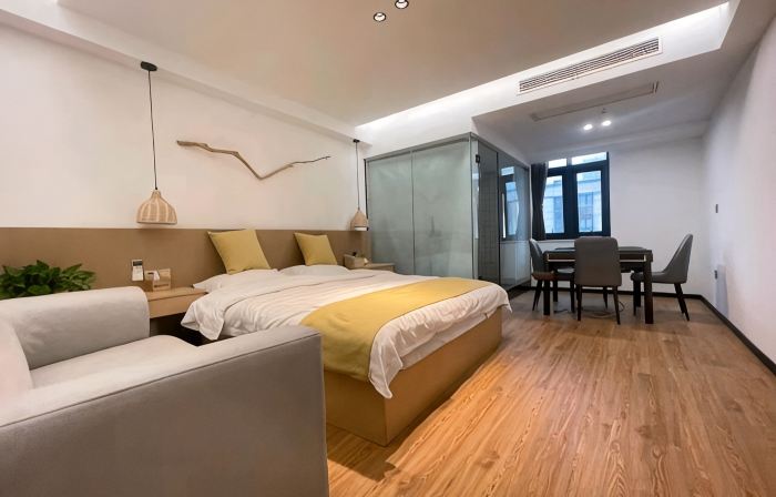 Linshui Qingfeng Xiaozhu Hotel