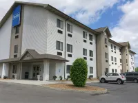 Travelodge by Wyndham Livonia Hotels in 