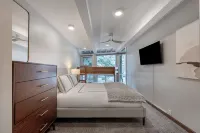 Steps to Gondola • Mountain Views • Private Parking • Aspen Core 2BR •  Sleeps 6
