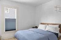 Beautiful+Modern Flat: downtown, parking, laundry -  Ferienwohnungen